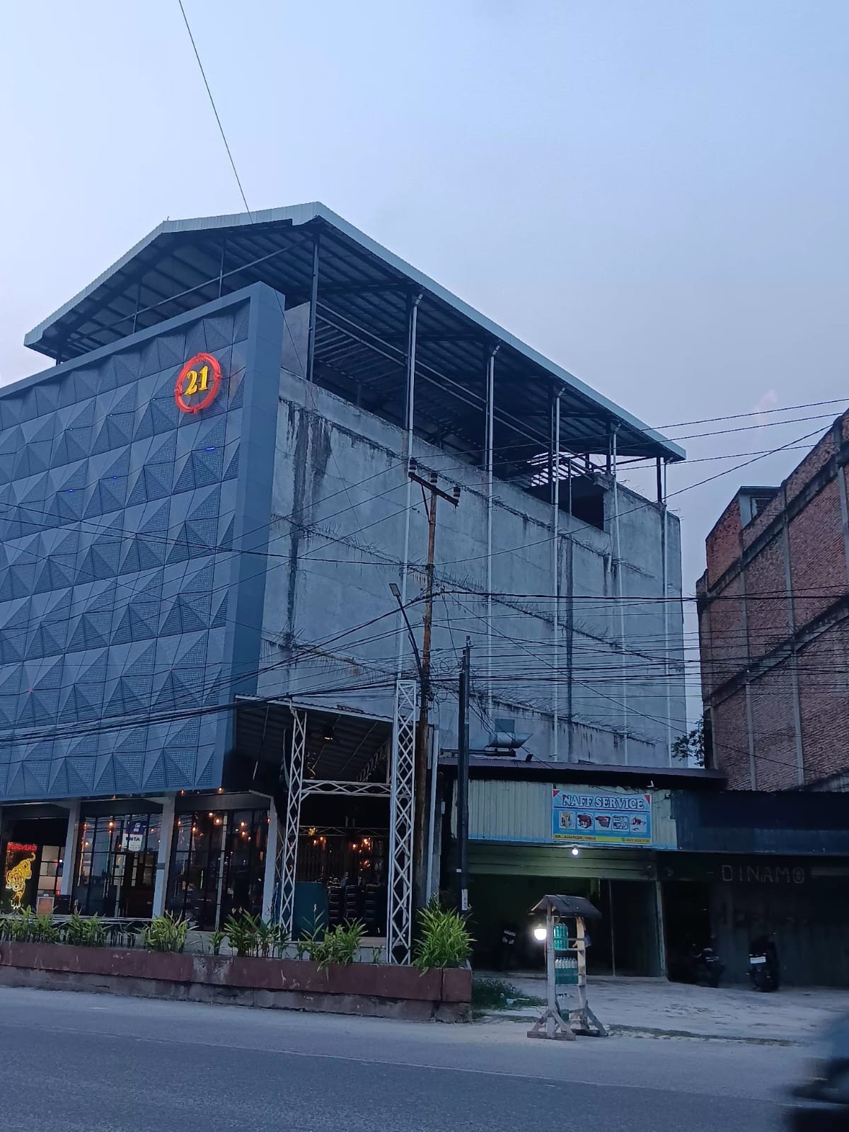 Tak Miliki Izin PBG, Pengelola Super 21 Resto Dumai Diduga Berani Langgar Perizinan Bangunan