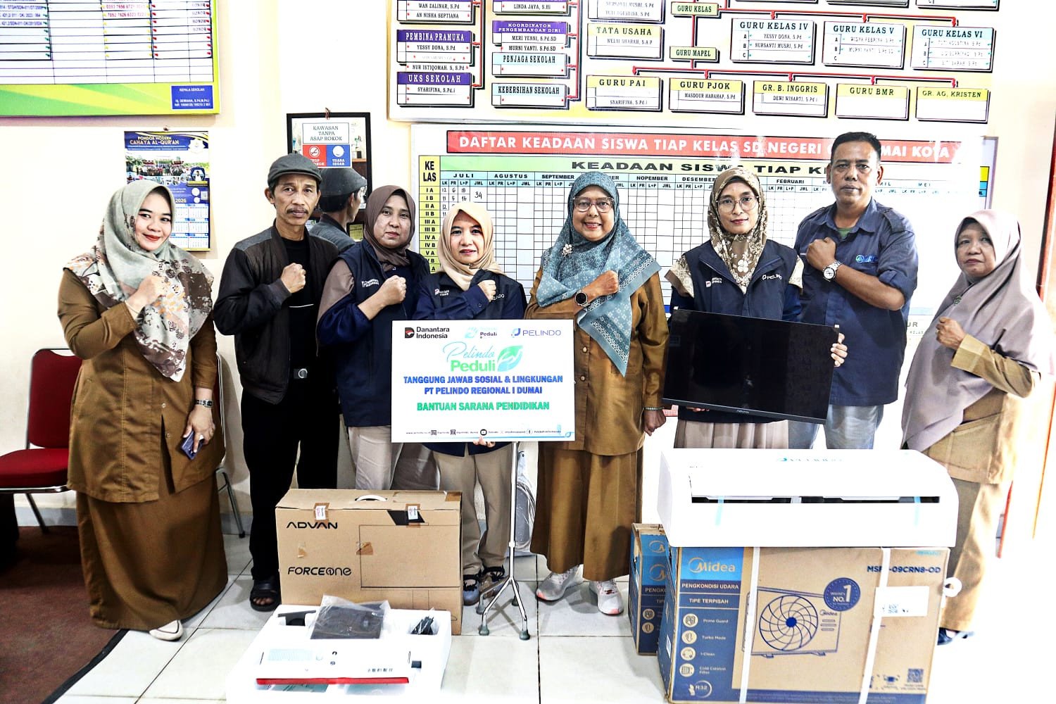 Pelindo Regional 1 Dumai Serahkan Sarana Belajar ke SD Negeri 11