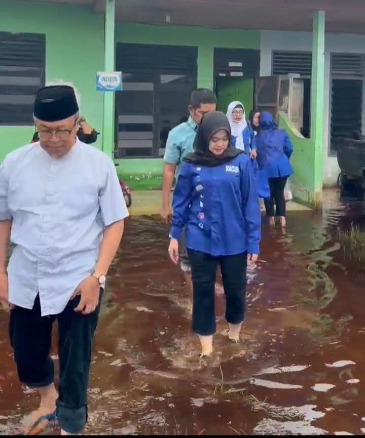 PAN Dumai Bergerak Bantu Warga Sekitar Rumah PAN