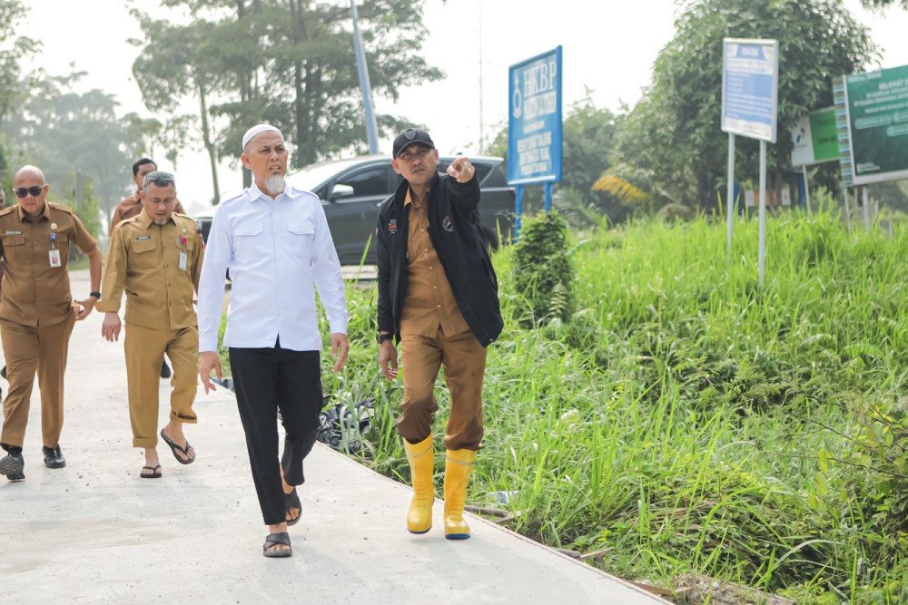 Wako Dumai Tinjau Langsung Kondisi Banjir di Kelurahan Ratu Sima