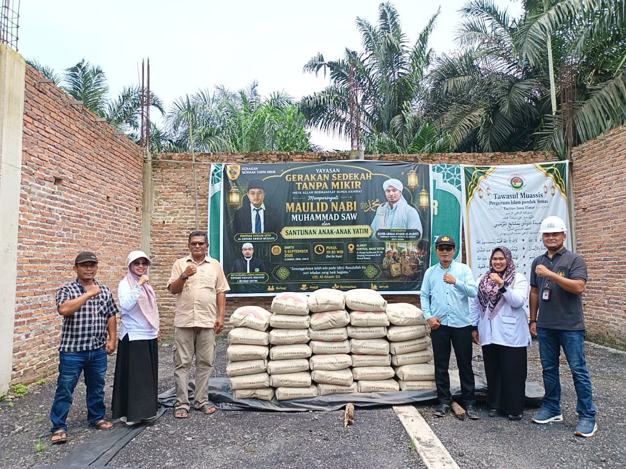 PT STA Oils and Fats Dumai Bantu Pembangunan Pondok yang Sempat Terhenti