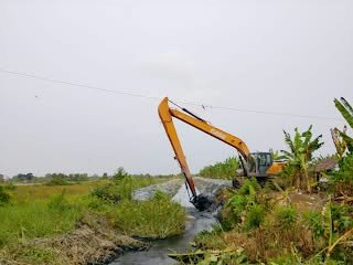 Bupati Rokan Hilir Perintahkan Kadis PUPR Intensifkan Normalisasi Drainase