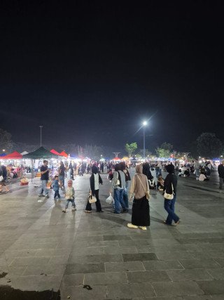 Tak Ganggu Lalu Lintas, Pedagang Kuliner Kini Dipusatkan di Taman Bukit Gelanggang